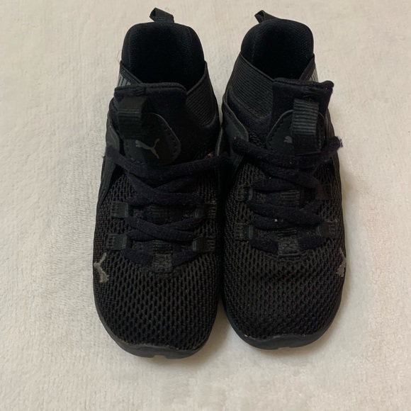 Puma Black Sneakers - Picture 2 of 4